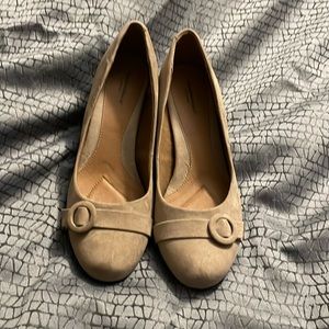 Brand new never worn Avenue Cloudwalker Adele pump size 11W